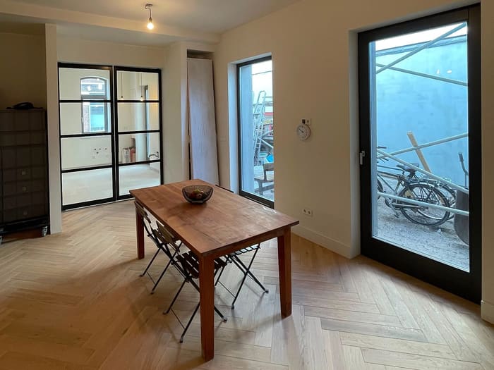 Eetkamer met tuindeuren